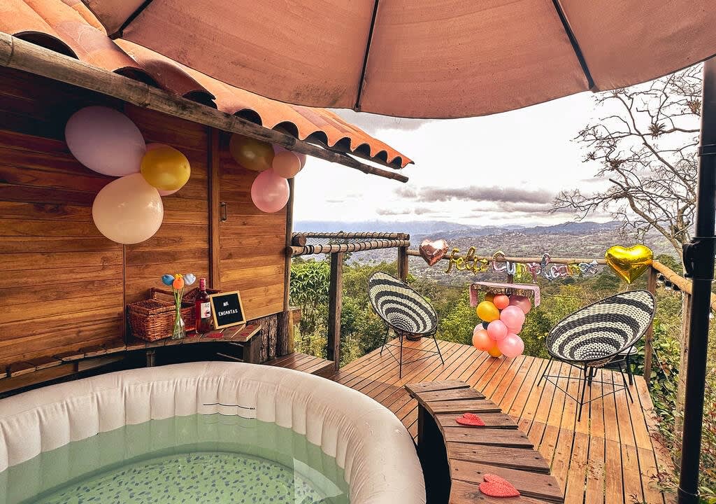 Terraza con vista en glamping La Julita