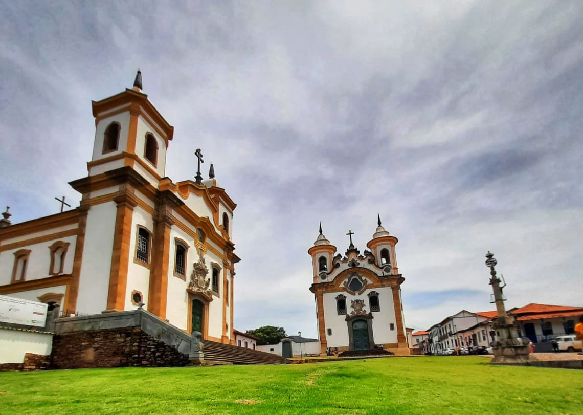 Praça das Duas Igrejas de Mariana