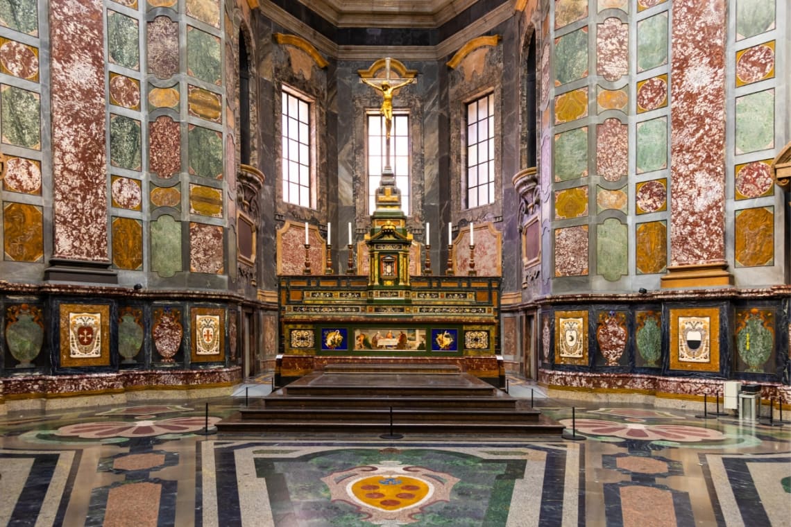 Interior de la Capilla de los príncipes en Florencia