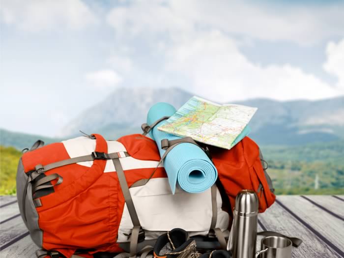 Viajar sola, es encontrar a alguien - Worldpackers- mochila con mapa 
