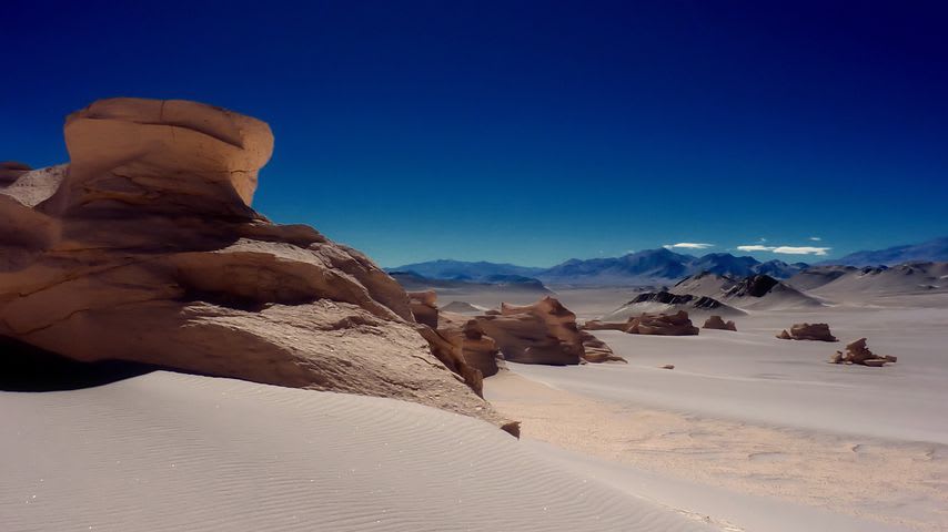 Los 5 destinos más baratos en Sudamérica para viajar con menos de $5 por día - Worldpackers - desierto de atacama chile 