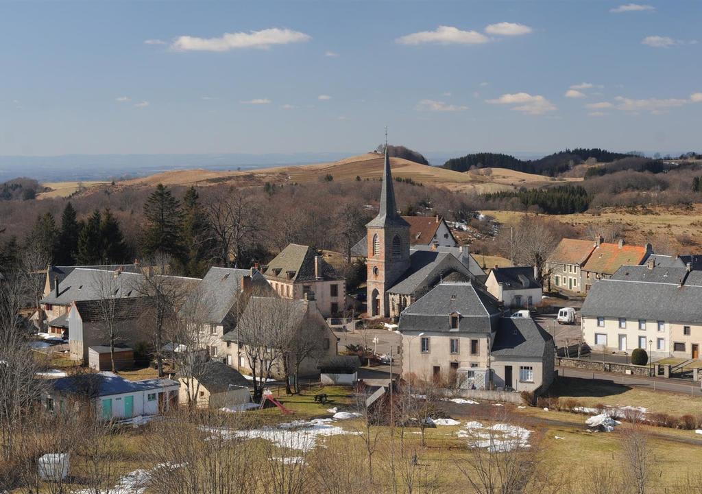 Join a local family and help run their hotel in the French countryside