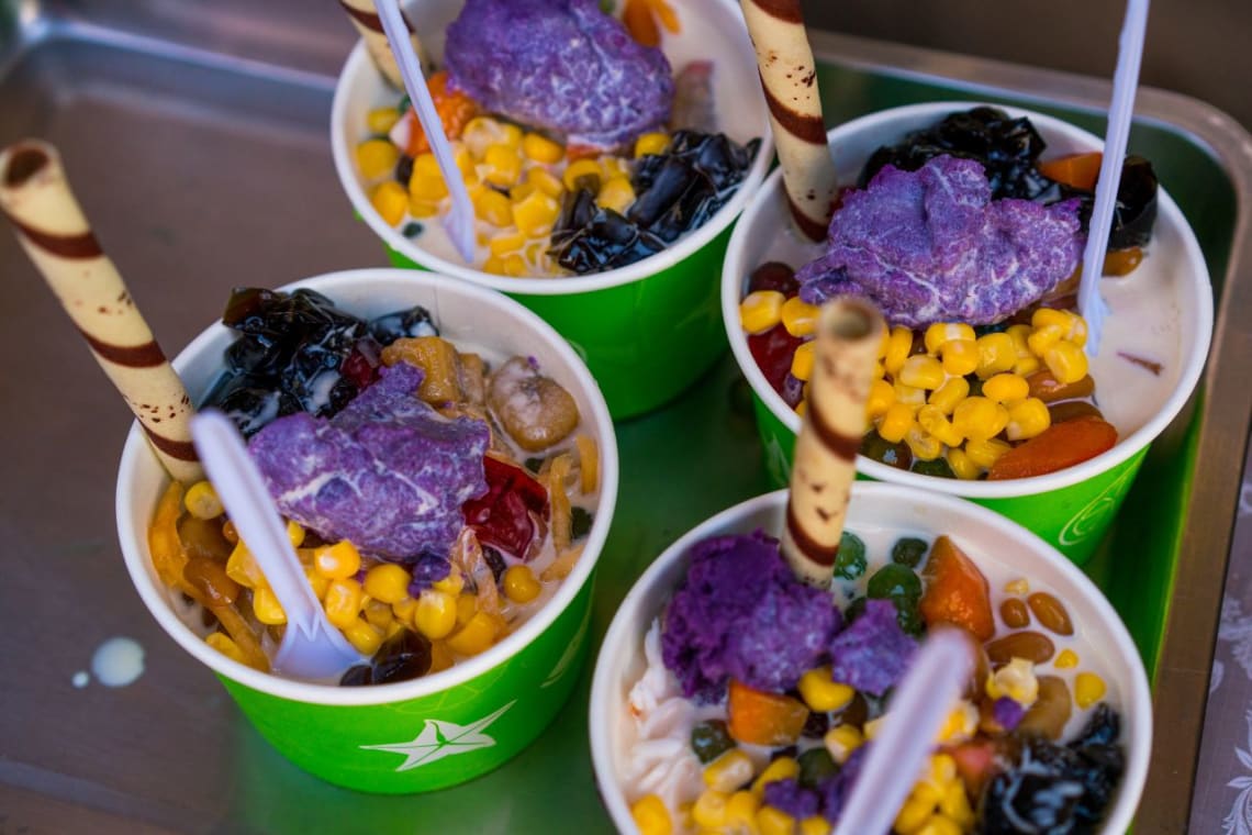 Halo halo traditional filipino dessert