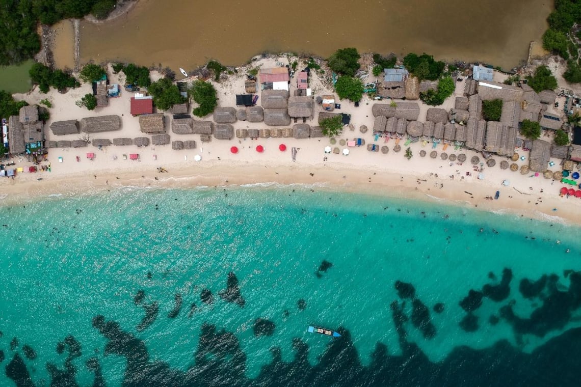 Vista aérea de la Playa Blanca de Barú, Cartagena
