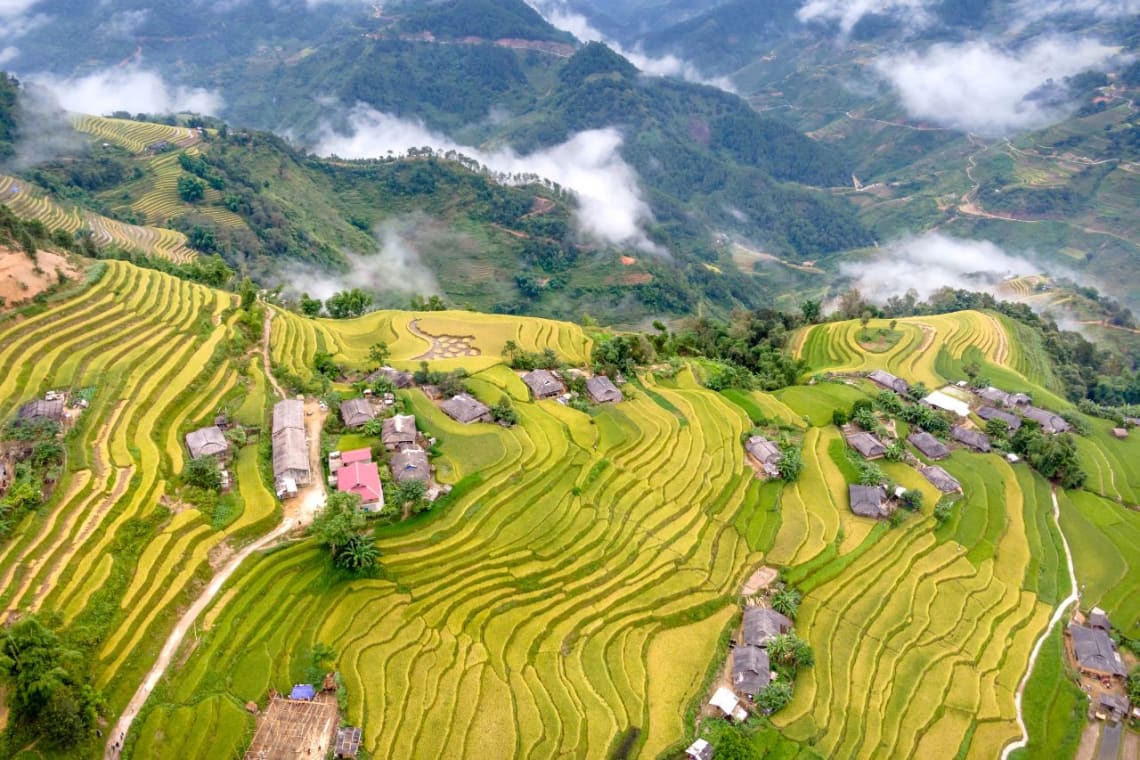 Philippines travel guide: aerial view of Banaue rice terraces