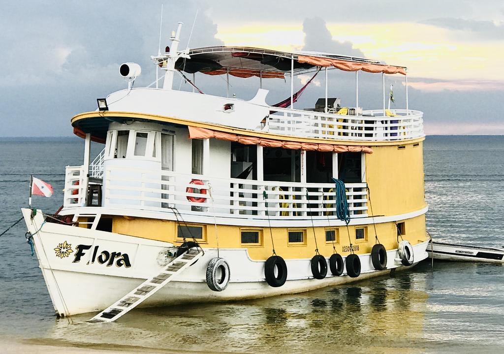 barco de viagem na amazônia