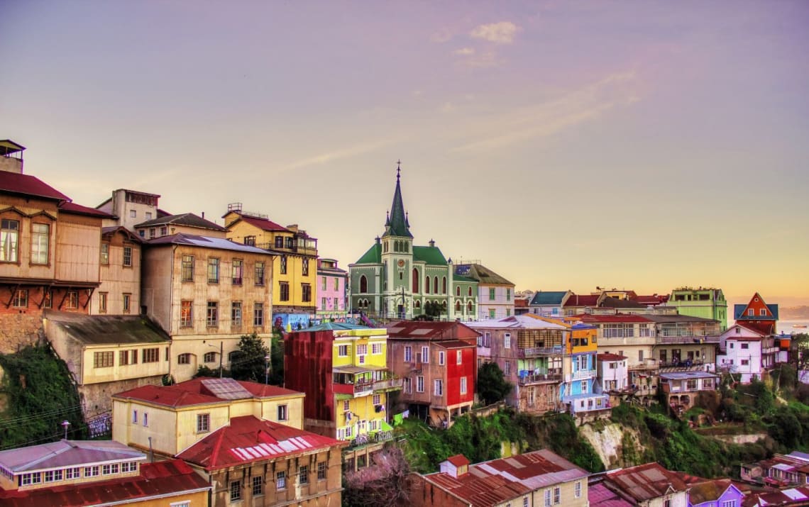 Mejores destinos para viajar solo y barato - Worldpackers - Valparaiso Chile 