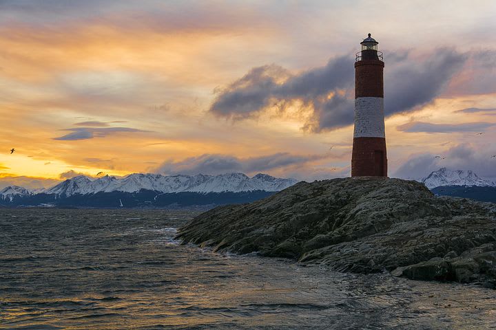 Cómo organizar un viaje por Argentina desde cero - Worldpackers - faro de ushuaia Argentina