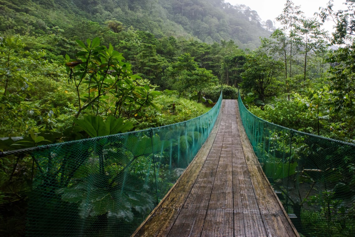 going hiking in costa rica isn't expensive