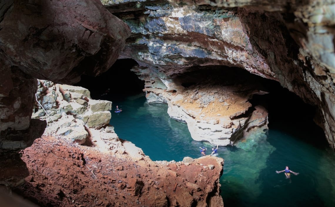 poço azul na chapada diamantina