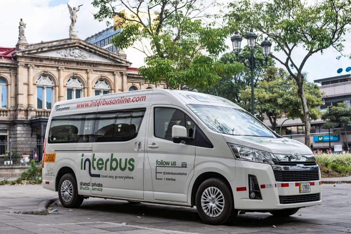 Shuttle Interbus en la ciudad