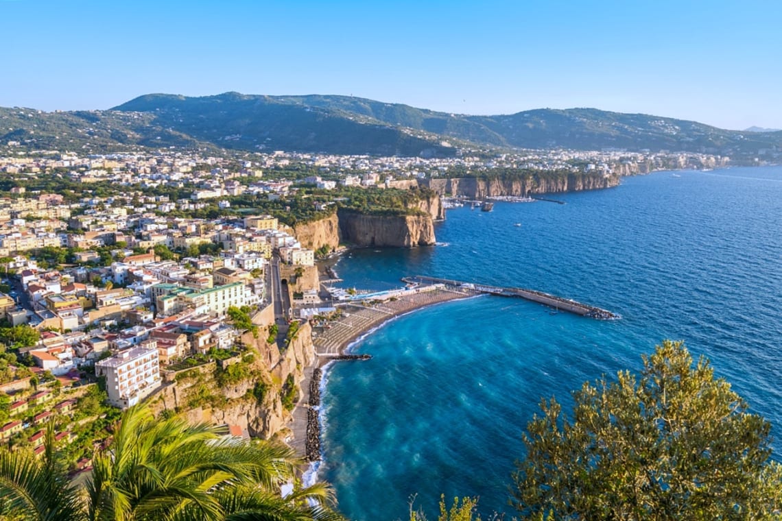 Vista de Amalfi desde un mirador, en la Costa Amalfitana de Italia