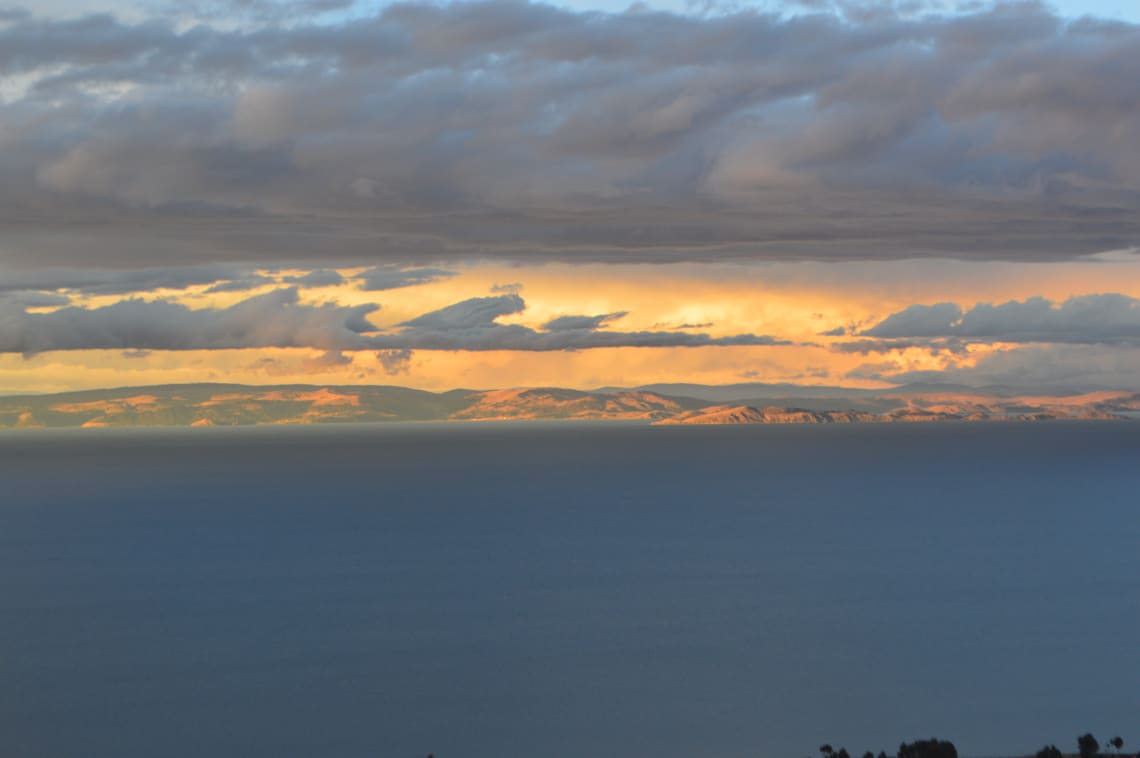 Ruta mochilera para visitar Perú: qué hacer y recomendaciones - Worldpackers - lago Titicaca en Perú