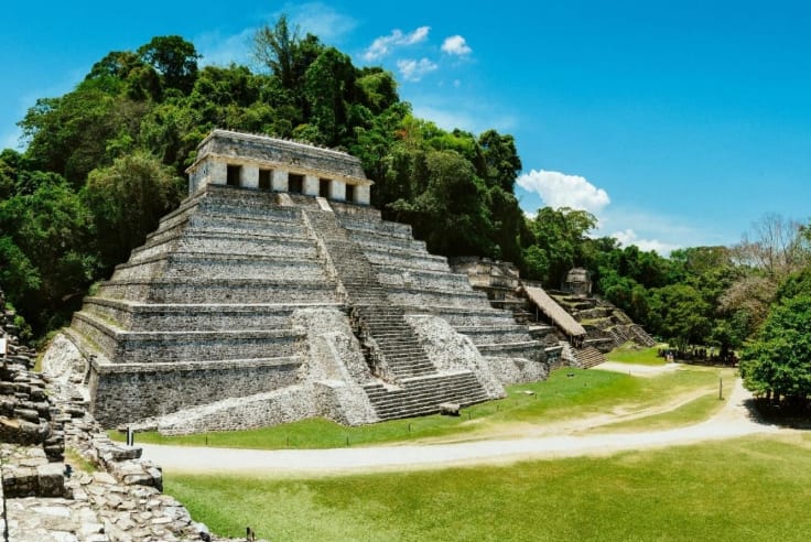 pyramids in palenque, mexico