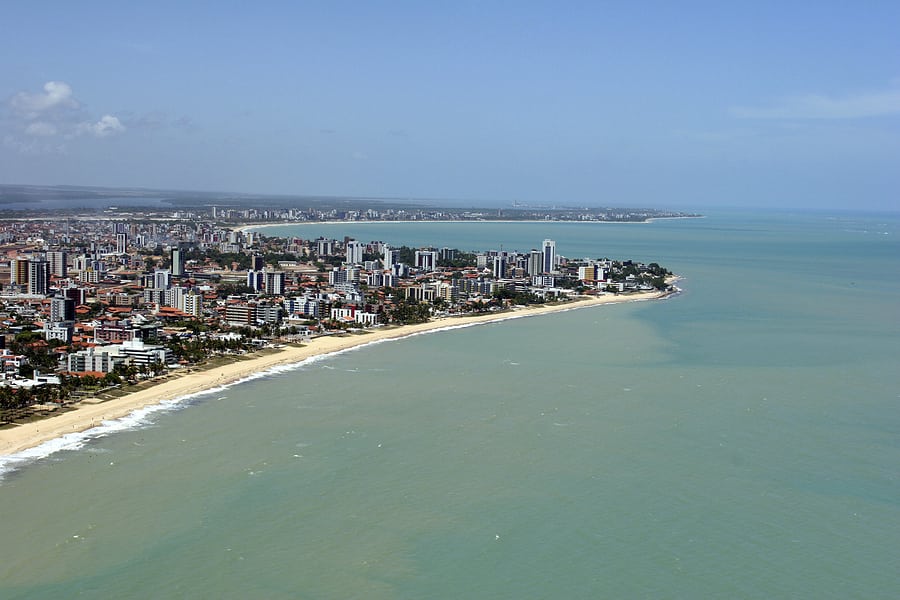 Lugares para viajar sozinho e relaxar: Praia de Tambaú, João Pessoa