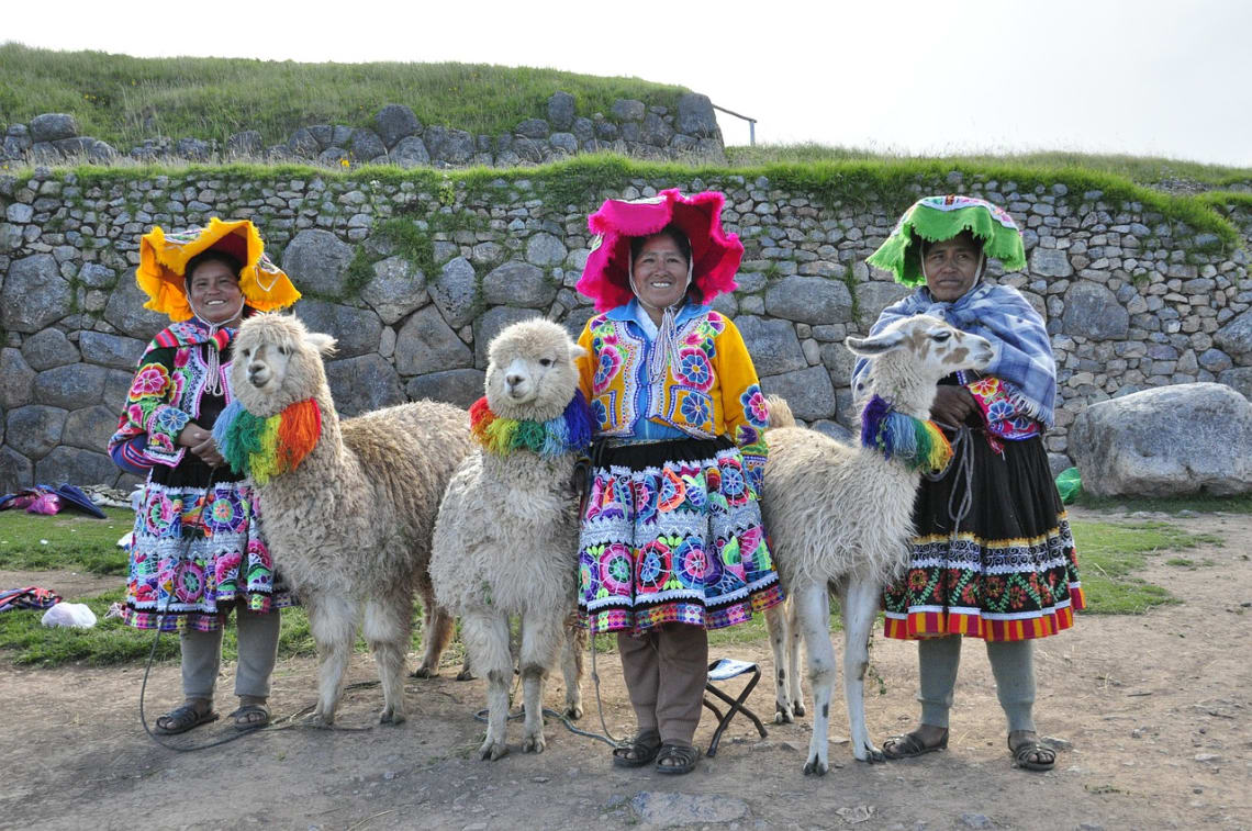 Peruana vestidas de forma típica
