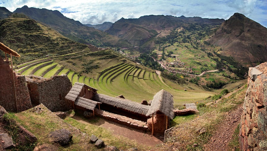 Los 10 mejores parques y reservas naturales en América del Sur que no te deberías perder - Worldpackers - Ruinas en Valle Sagrado