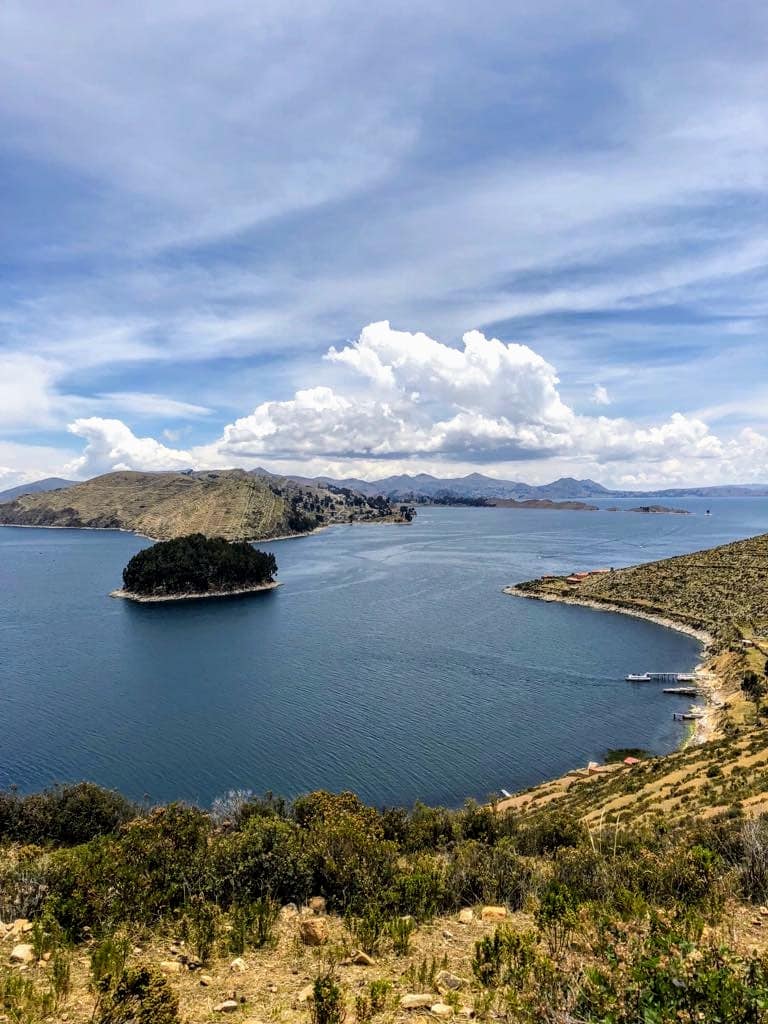 16 cosas que tienes que hacer en Bolivia - Worldpackers - vista del lago titicaca en Bolivia