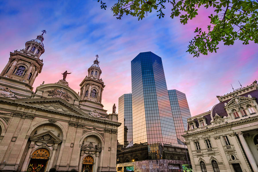 Las 20 mejores ciudades para viajar sola en América del Sur - Worldpackers - centro de santiago de chile