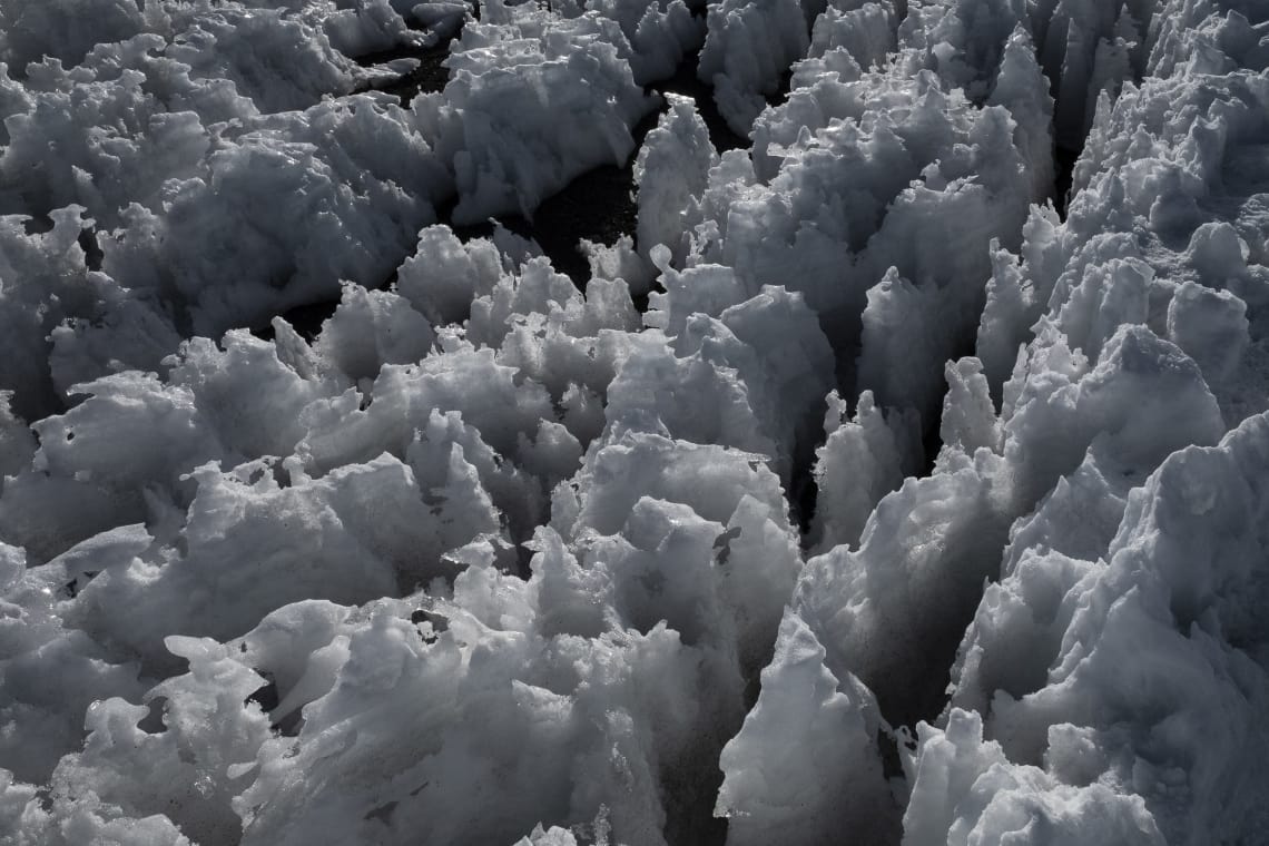 Kilimanjaro: hacer el trekking más alto de África - Worldpackers - nieve en la cima del kilimanjaro