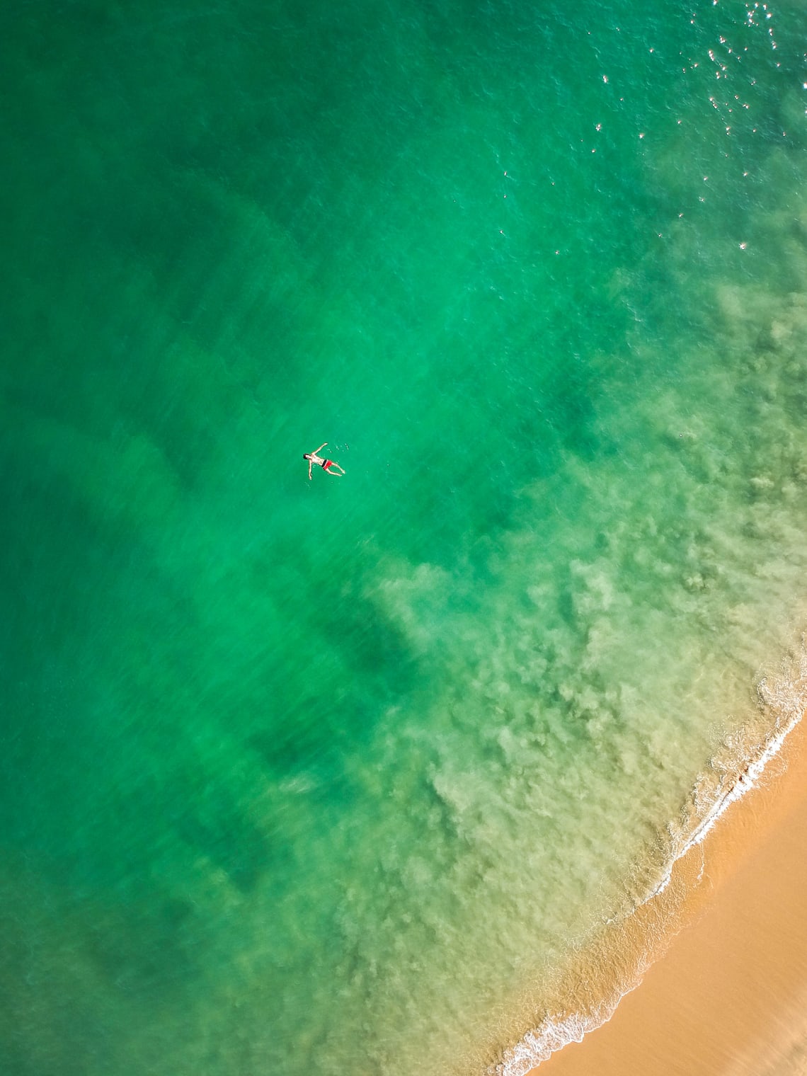 Hacer un voluntariado en Tulum mientras ahorras mucho dinero - Worldpackers - vista aerea de playa mexico