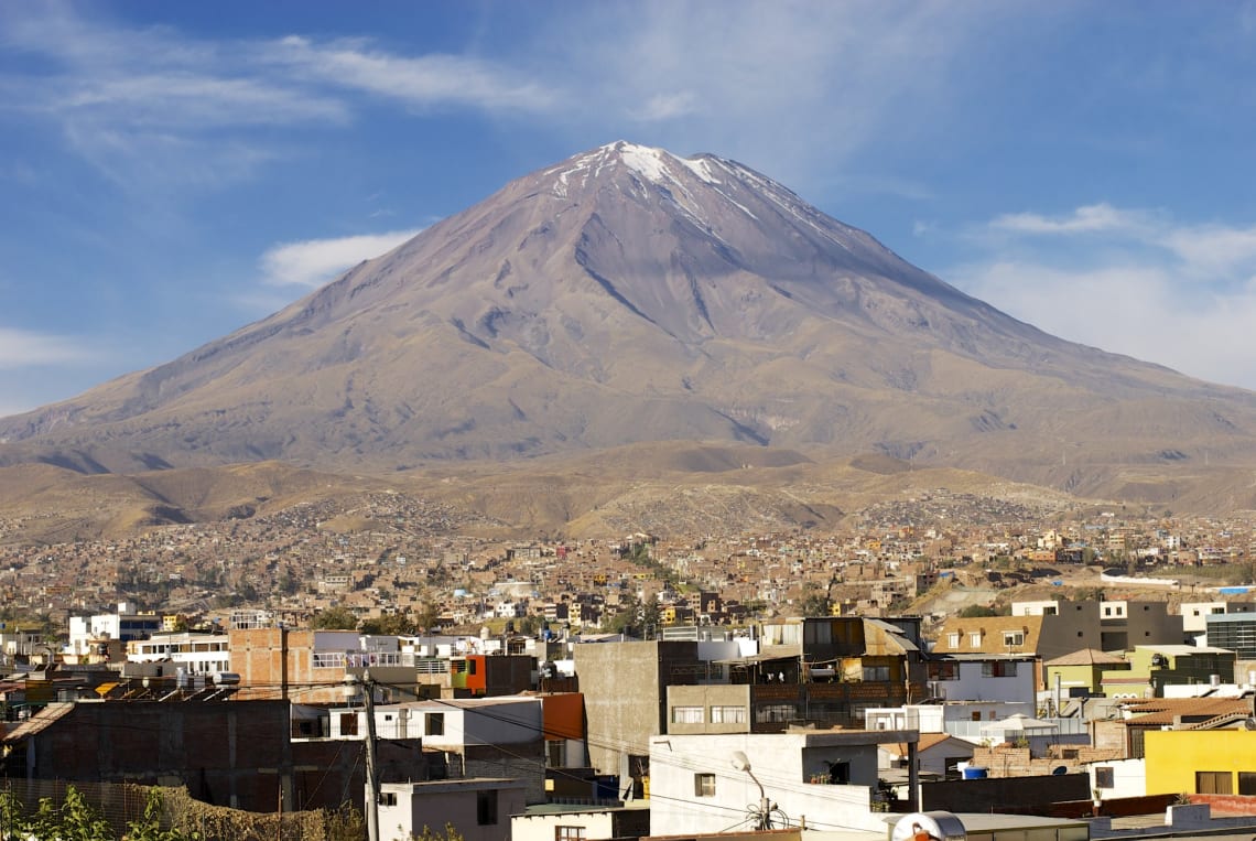 Todas las cosas que hacer en Arequipa y sus alrededores - Worldpackers - volcán Misti en Arequipa perú 