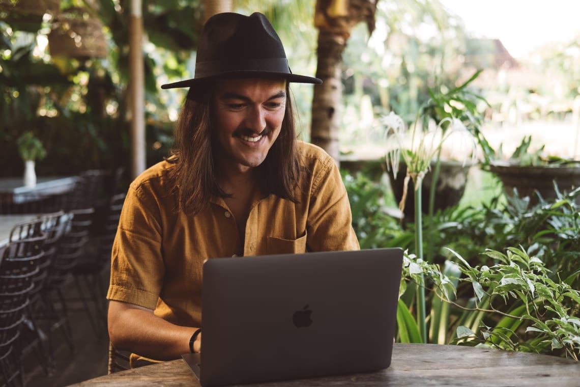 trabalhando remotamente você pode se tornar nômade digital