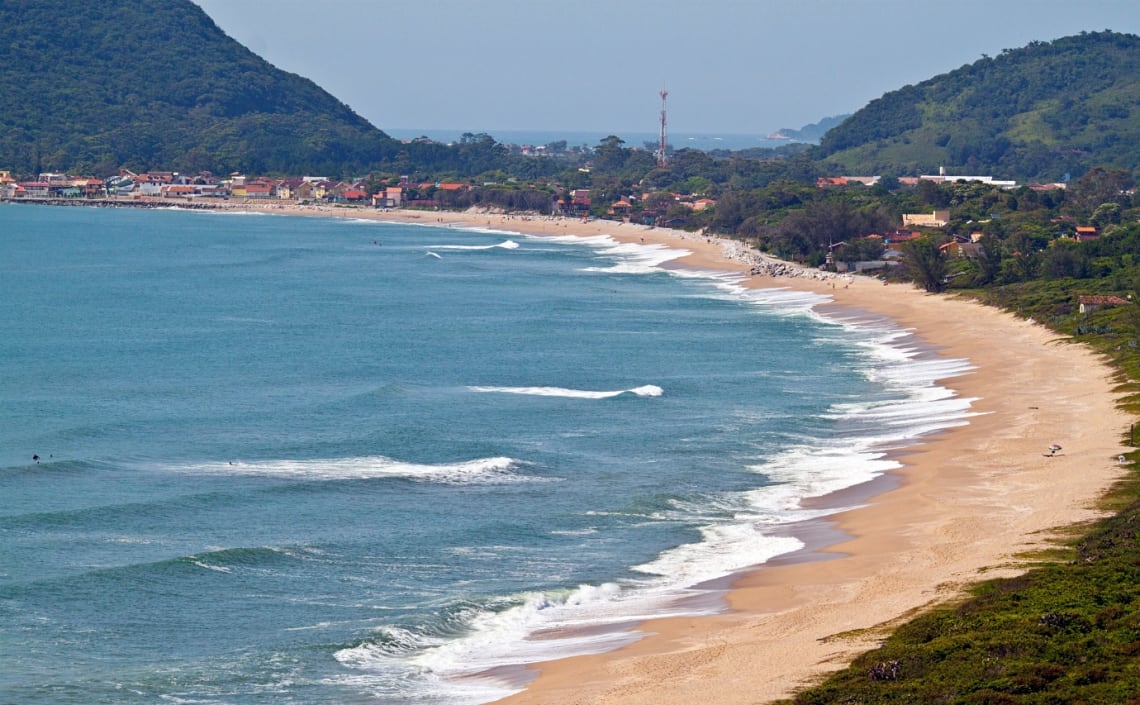 Playa do Armação, una de las playas de Florianópolis más tranquilas