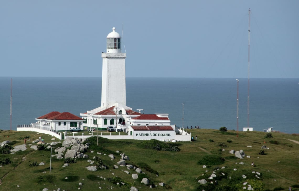 farol de santa marca, em uma das melhores praias no sul do brasil