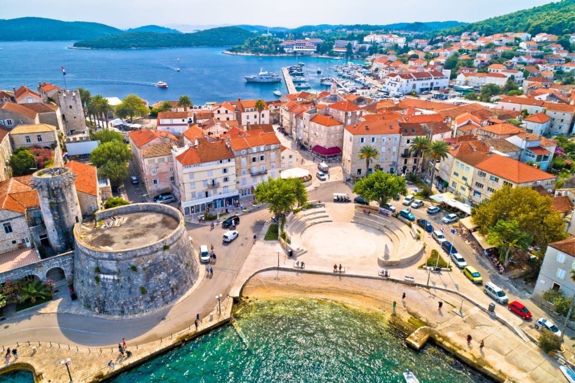 Vista aérea de zona histórica de Korcula, uno de los mejores lugares que ver en Croacia