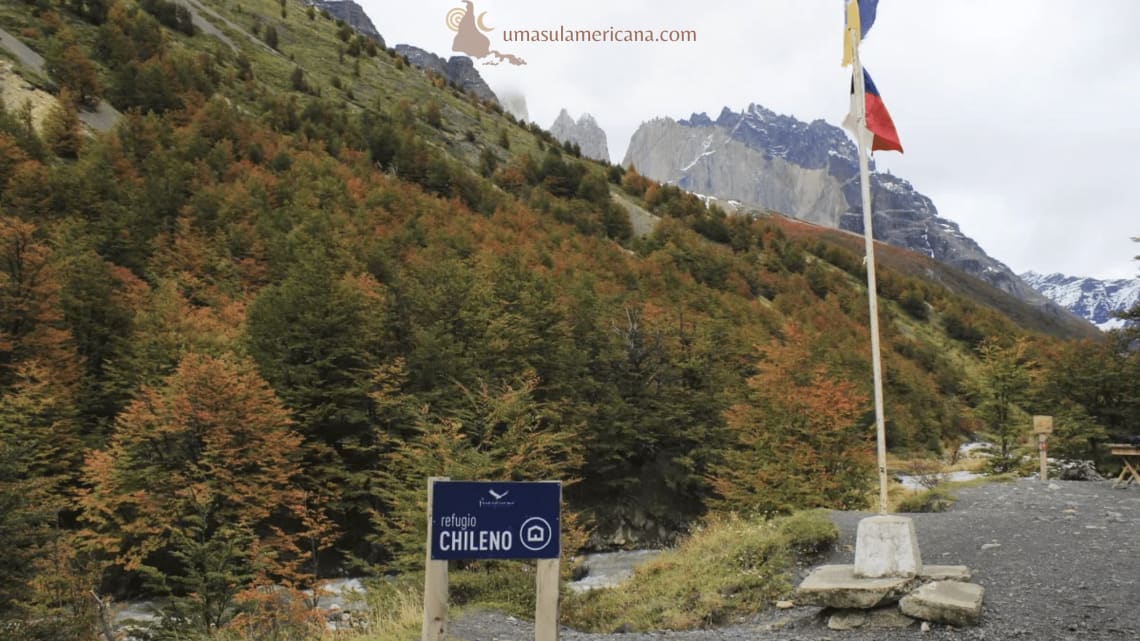 Entrada a uno de los refugios del Circuito W en Torres del Paine