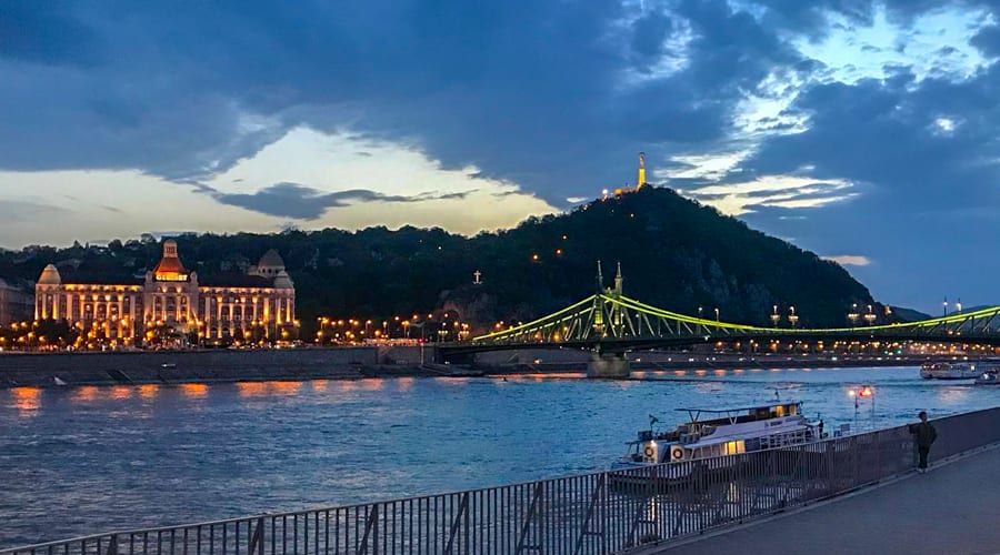 Puente de la libertad Budapest