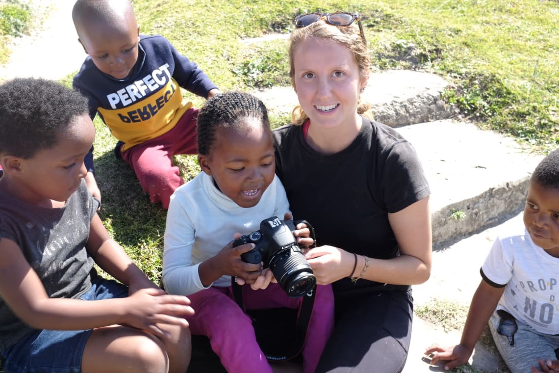 Solo woman traveling the world with Worldpackers