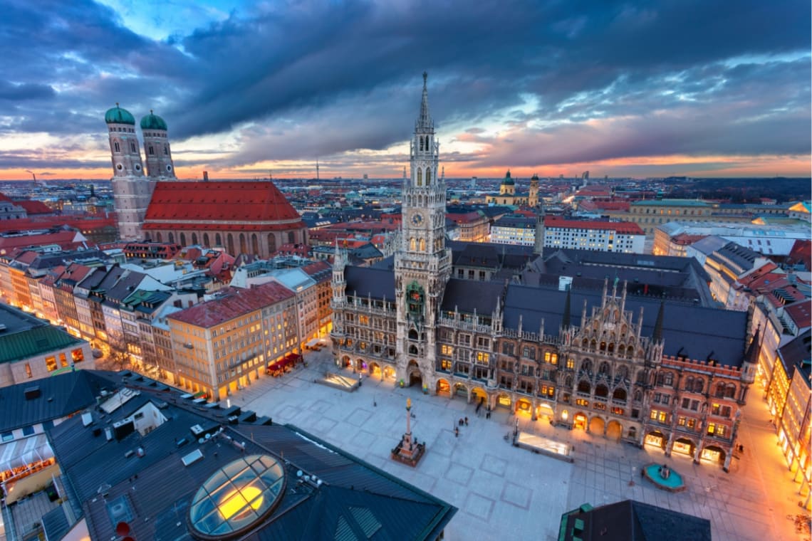 Vista desde lo alto del centro de Munich, uno de los mejores destinos que ver en Alemania