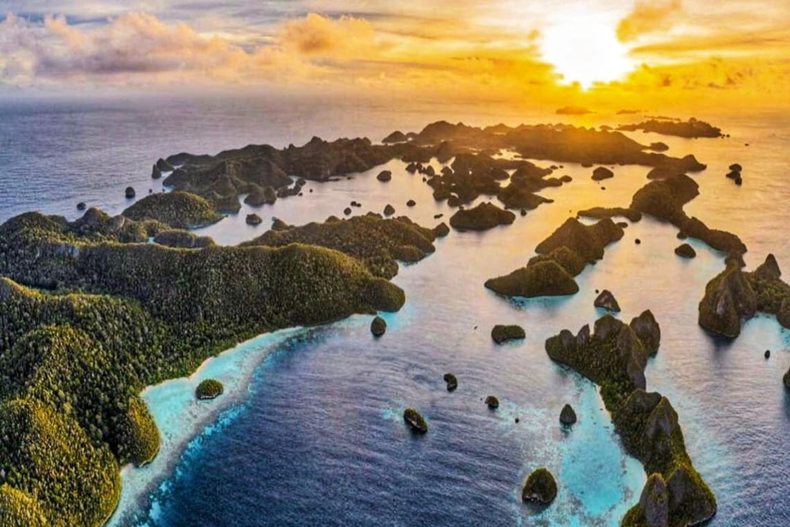 Vista aérea de islas de Raja Ampat