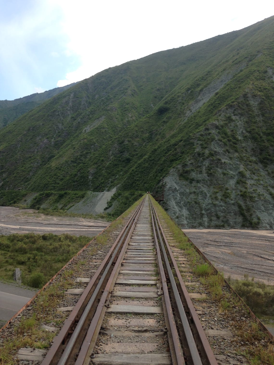 Ponte sobre Quebrada del Toro, em vilarejo próximo a Salta