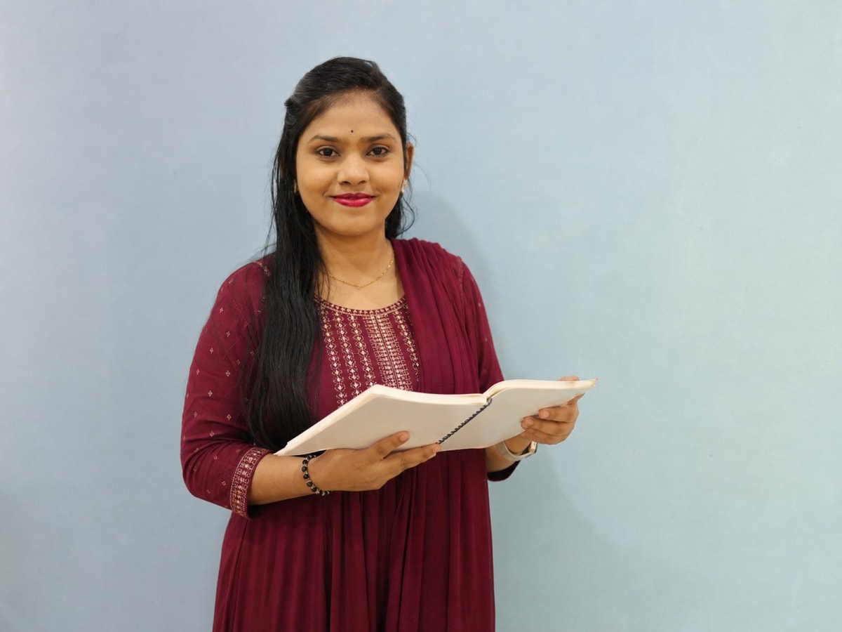 Pallavi Ma'am checking that a learner has understood