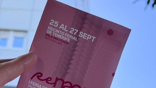 Reparto de trípticos y cartel de Renacer Tenerife en hospitales de la isla
