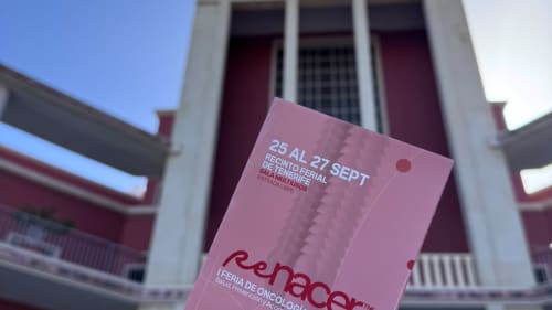 Reparto de trípticos y cartel de Renacer Tenerife en hospitales de la isla