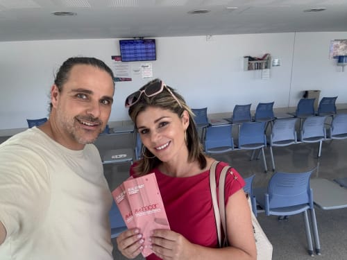 Reparto de trípticos y cartel de Renacer Tenerife en hospitales de la isla