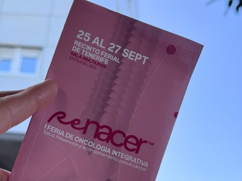Reparto de trípticos y cartel de Renacer Tenerife en hospitales de la isla