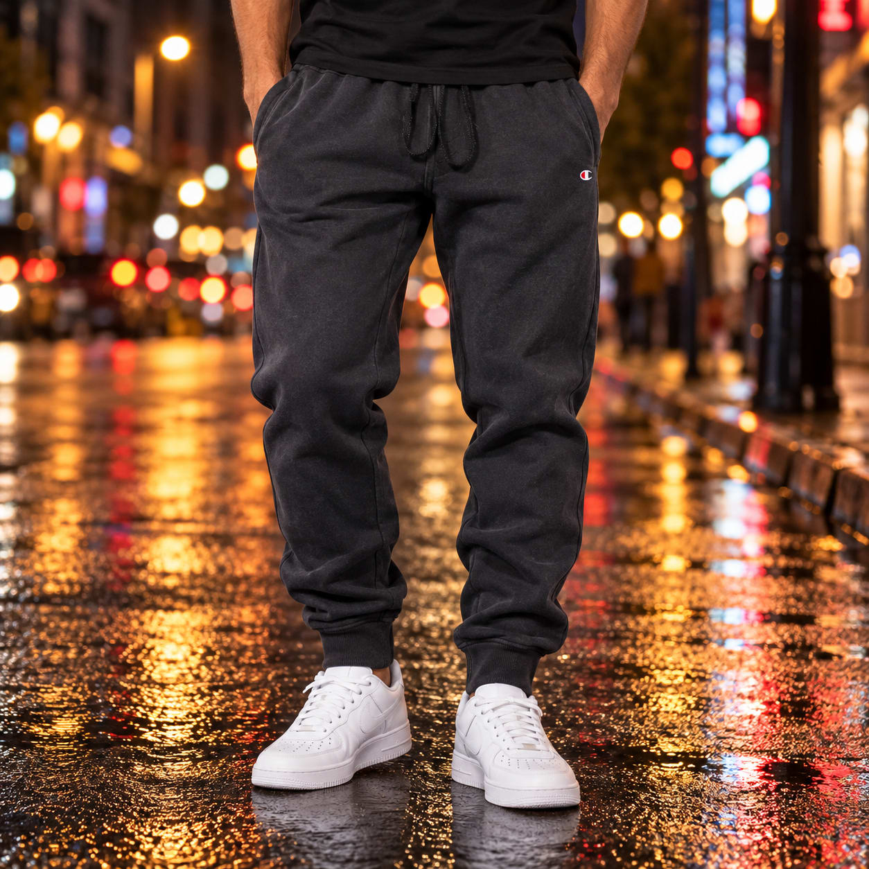 Jogger Champion negro con logo, vista principal