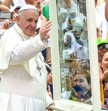 Barilochenses se alistan para presenciar la misa del papa Francisco en Temuco