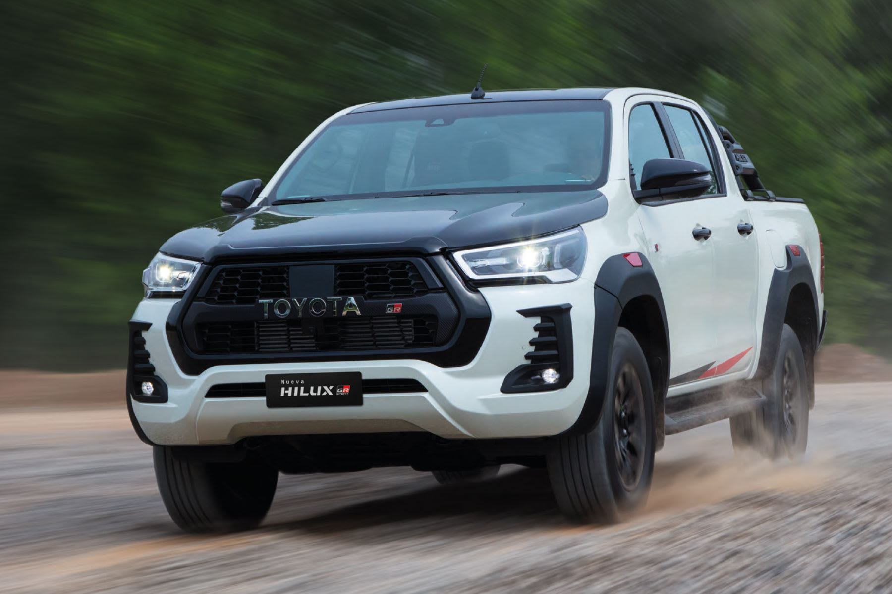 TOYOTA Hilux GRS 2024 Precios, bonos y financiamiento Concesionario Kovacs Toyota