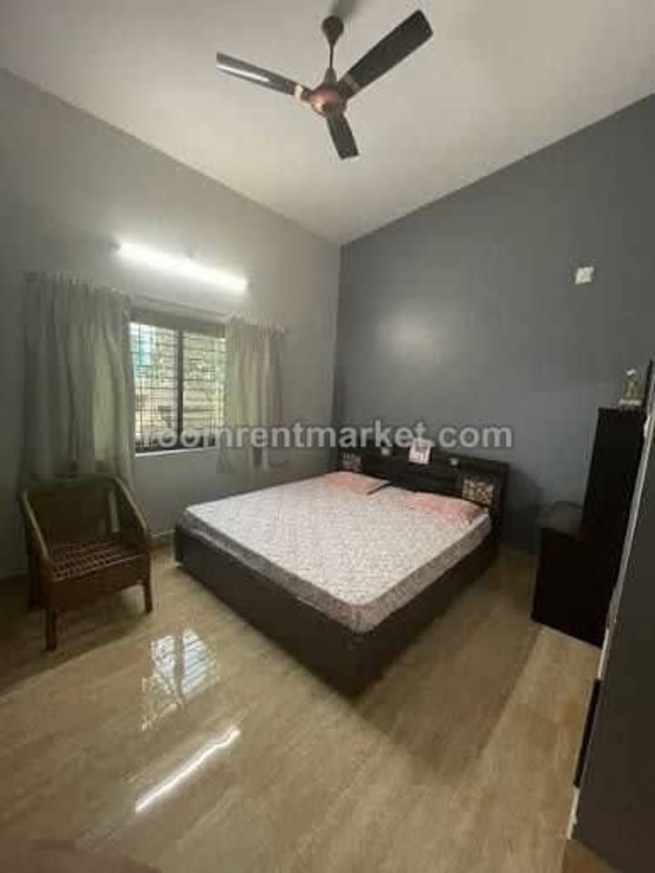 Well-kept Private room in krishnapuri road no 1 chutia