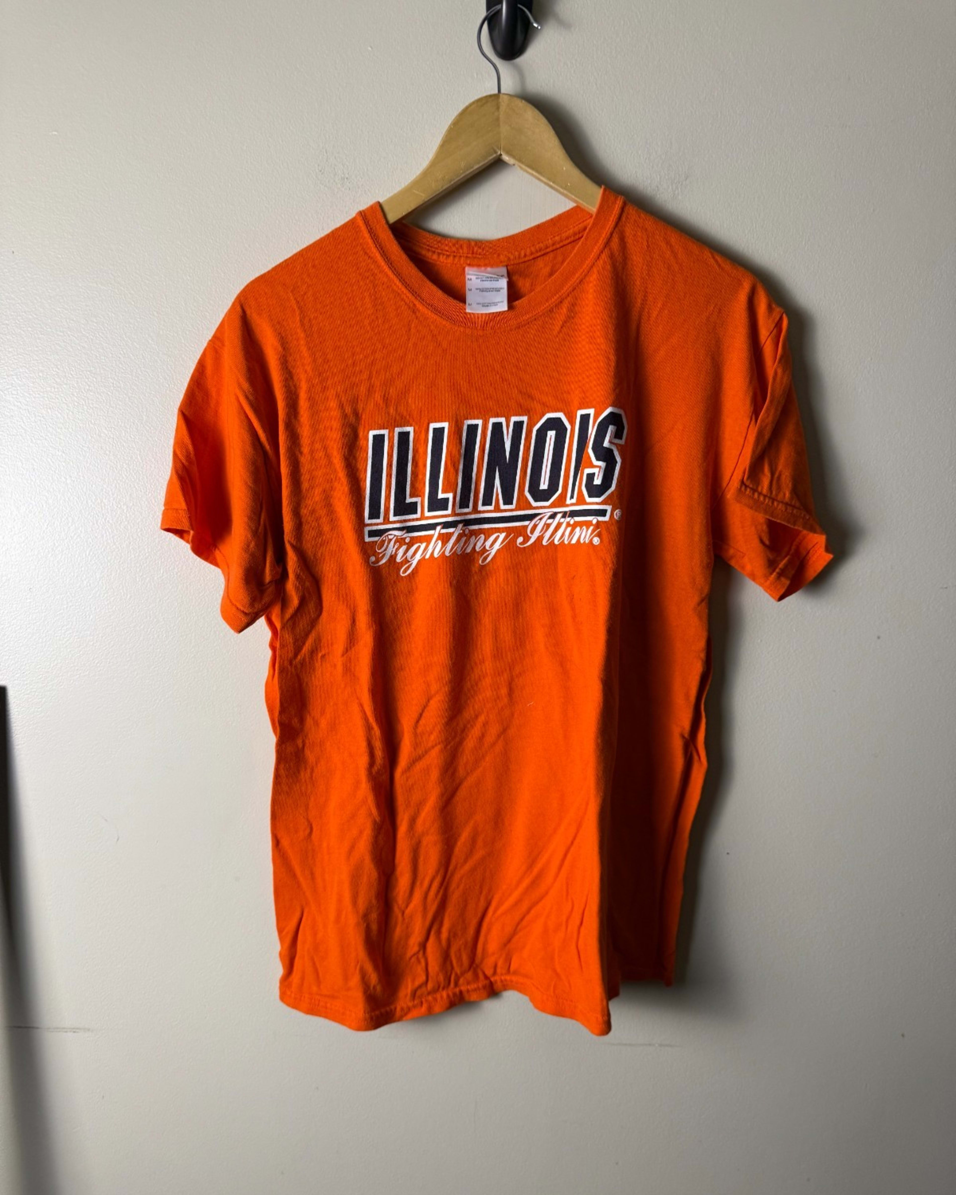 Gildan Illinois T-Shirt Men’s M Orange Logo Short Sleeve