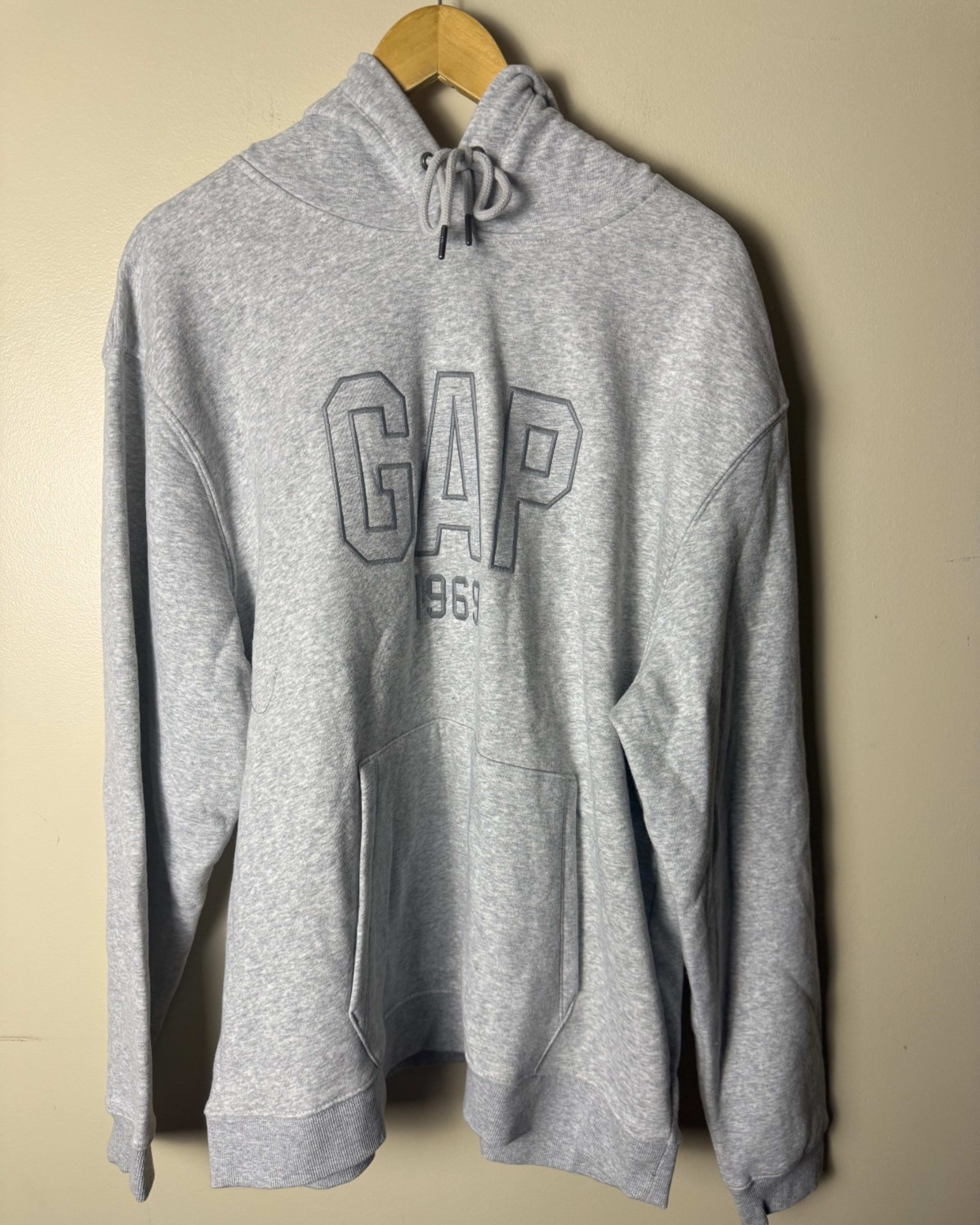 Gap Mens XL Pullover Sweatshirt Hooded Gray Embroidered logo Spell Out