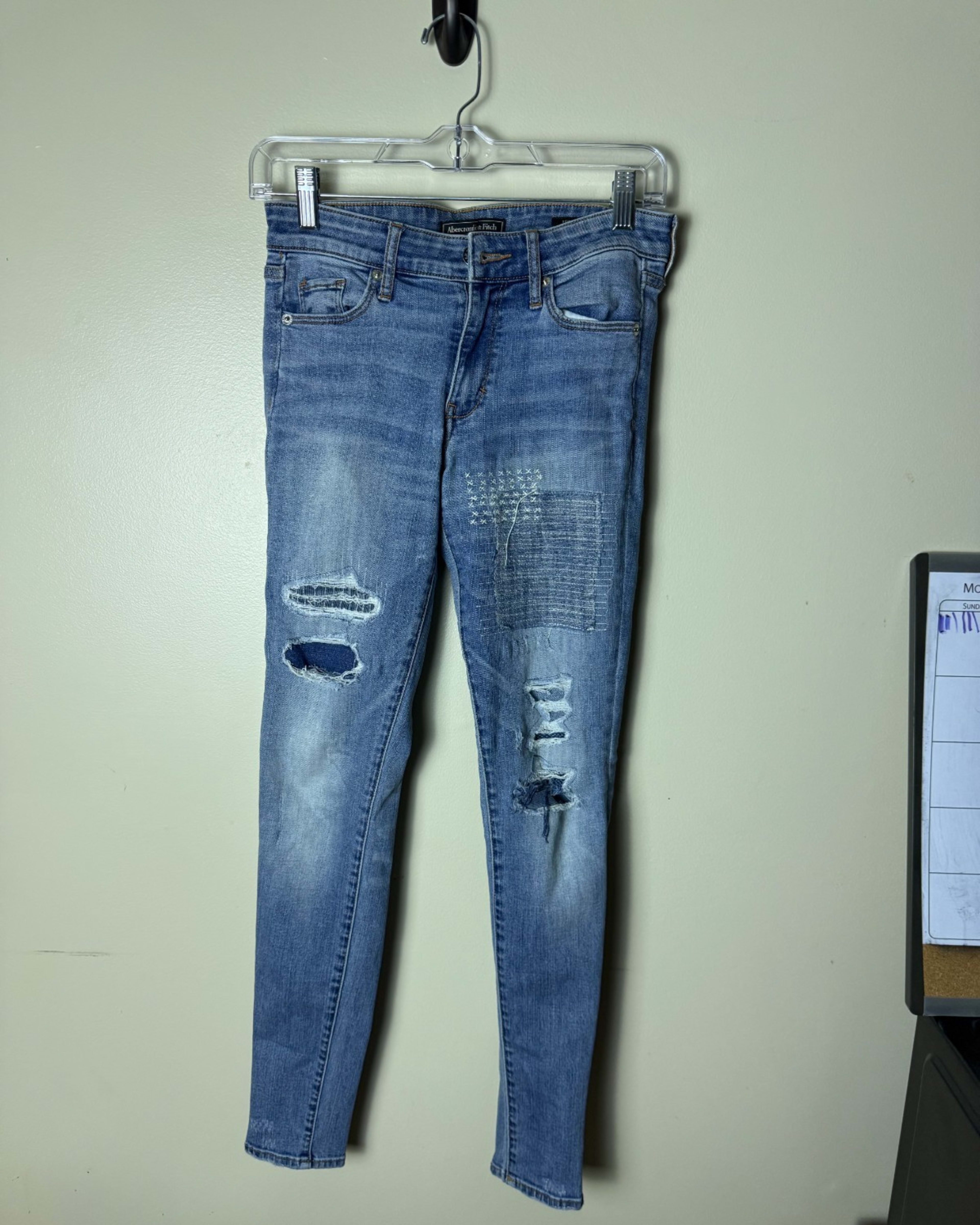 Abercrombie & Fitch Skinny Jeans Womens 28 Blue Medium Wash Distressed