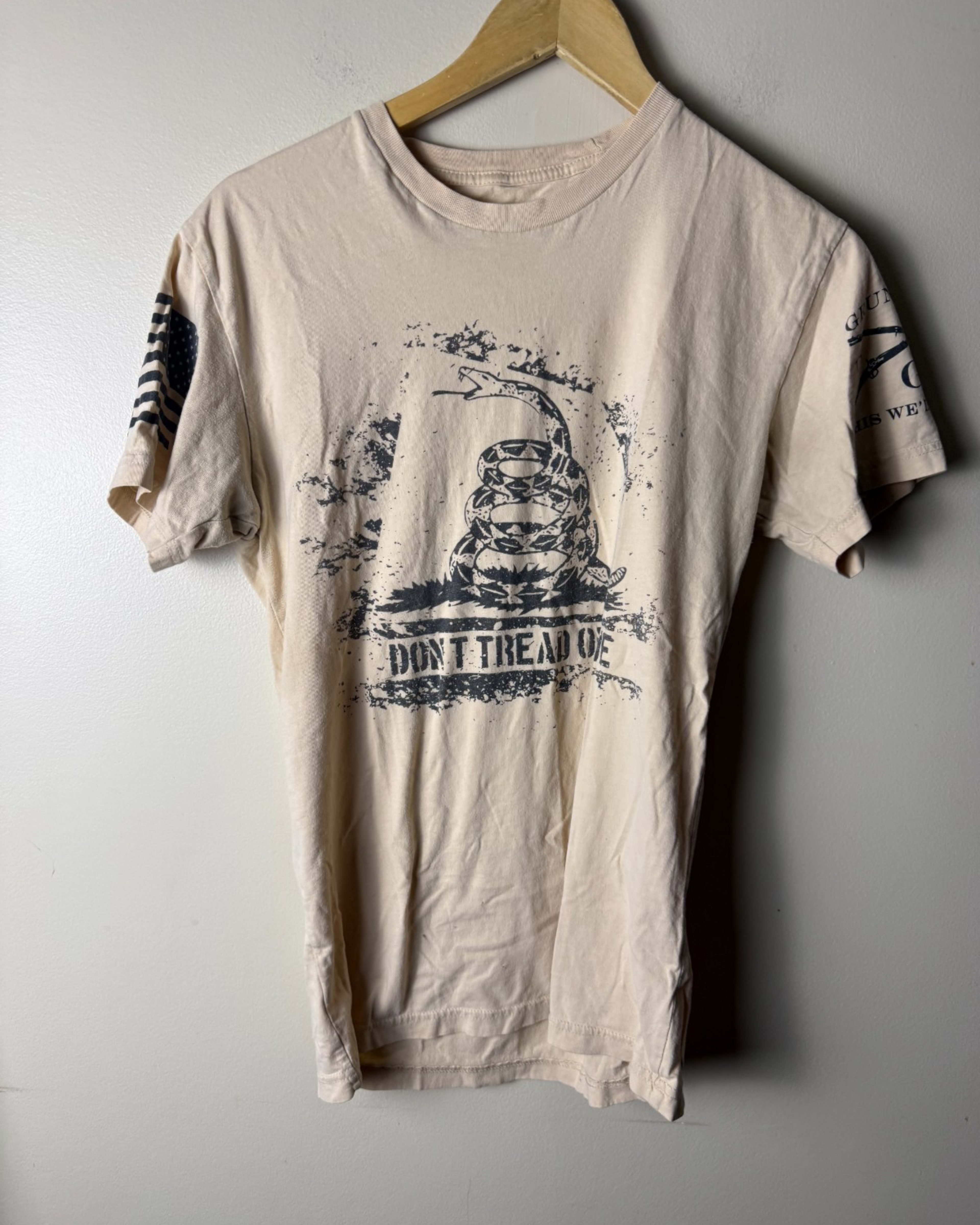 Grunt Style T Shirt Don't Tread on Me Snake Patriot Crew Neck Mens S Beige