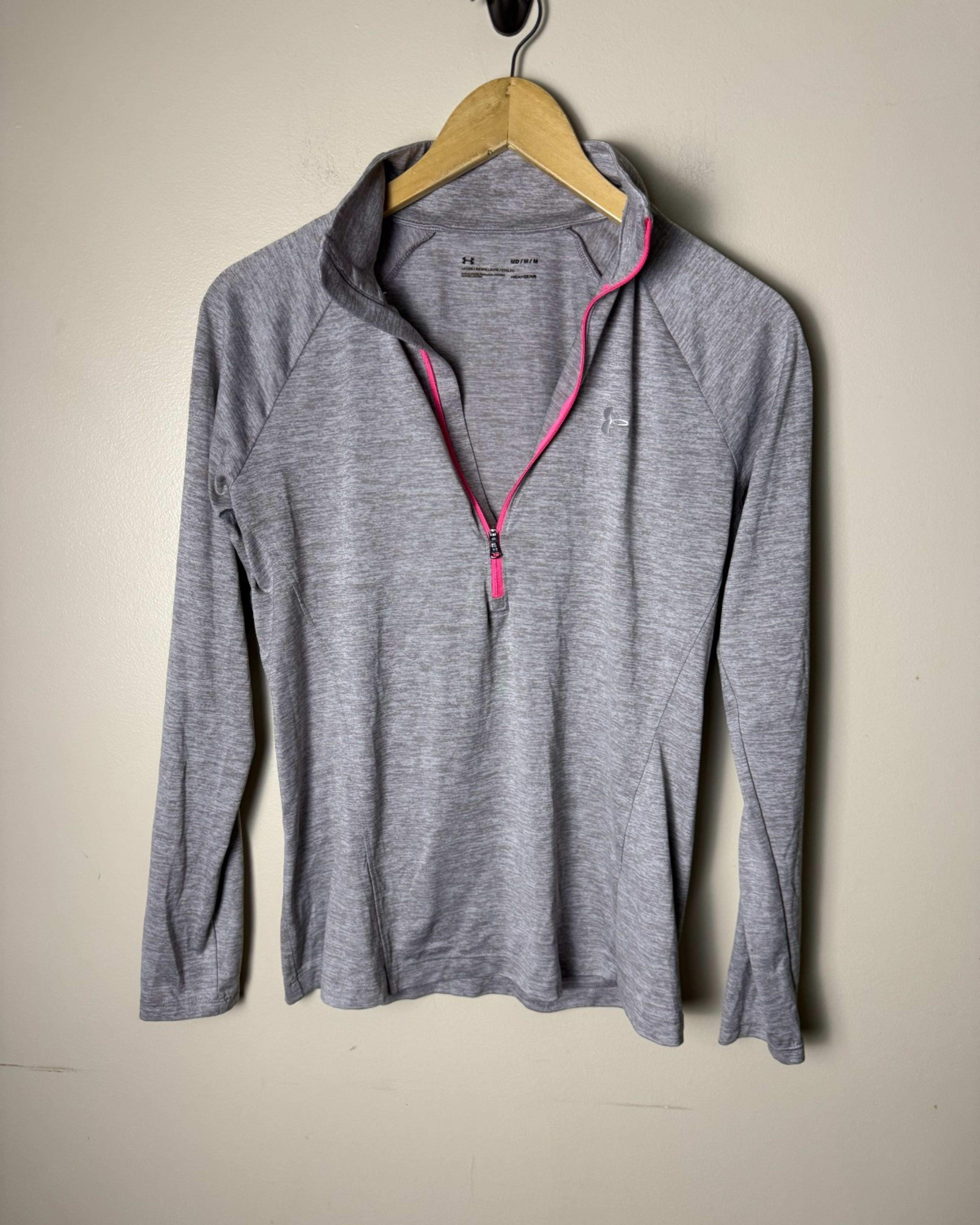 Under Armour Semi Fitted Tech 1/4 Zip Pullover Top Women’s M Gray Athletic